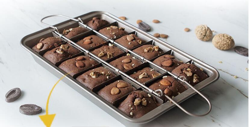 Premium Checkered Brownie Baking Pan - High Carbon Steel with Teflon Coating, 31x20x4.9cm