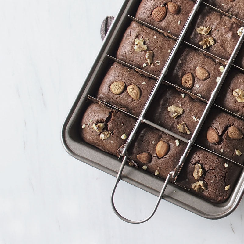 Premium Checkered Brownie Baking Pan - High Carbon Steel with Teflon Coating, 31x20x4.9cm